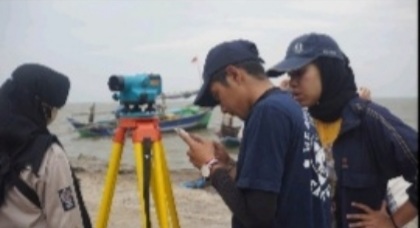 Foto: Dokumentasi tim RKMU: pengambilan data fisika dan ekosistem di lokasi budidaya rumput laut Desa Lontar, Kecamatan Tirtayasa, Kabupaten Serang.